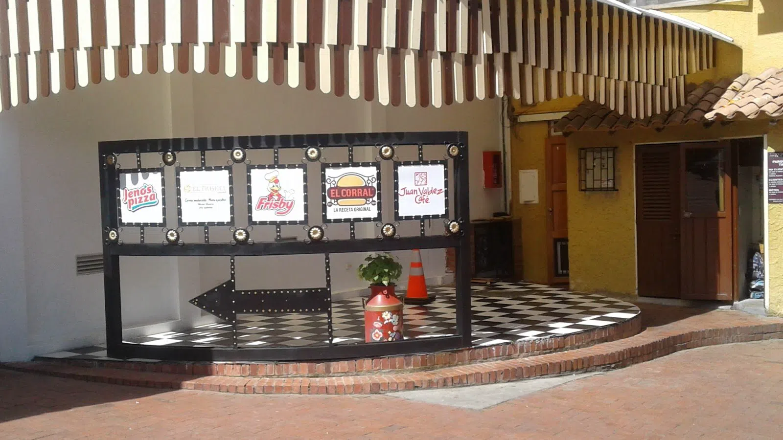 Terrarossa Food Court, Bogota